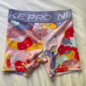 girls nike pros